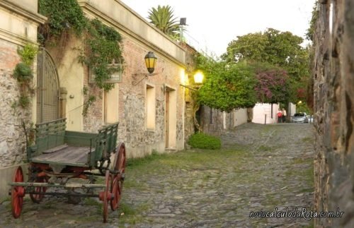 Colonia del Sacramento no Uruguay: Carroças e carros antigos