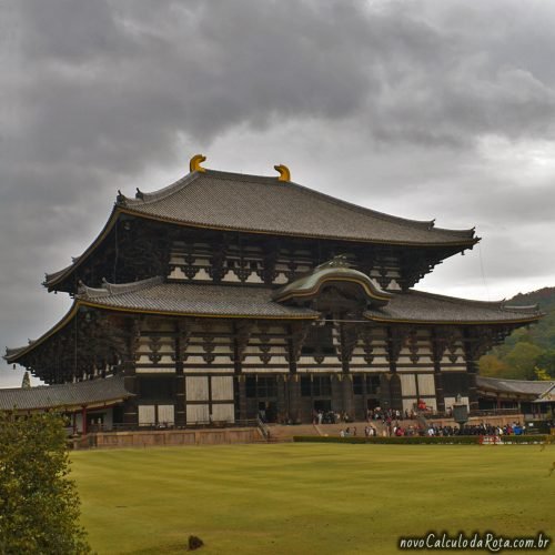 Daibutsuden (o salão do Buda Gigante) é o maior prédio de madeira do mundo