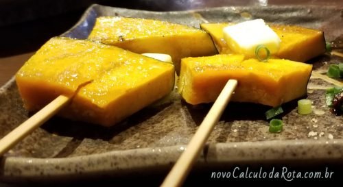 Comidas do Japão: yakitori de kabocha (abóbora)