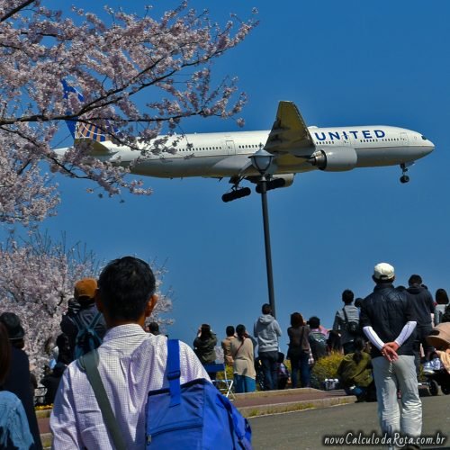 O primeiro United pousando em SakuraNoYama Park de Narita